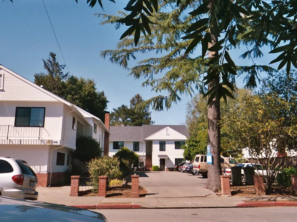 190 Tunstead Ave