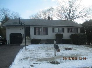 9 Swift Ln, Naugatuck, CT 06770