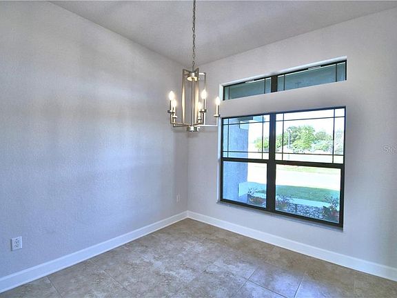 4th image of 1221 Margaret Ave