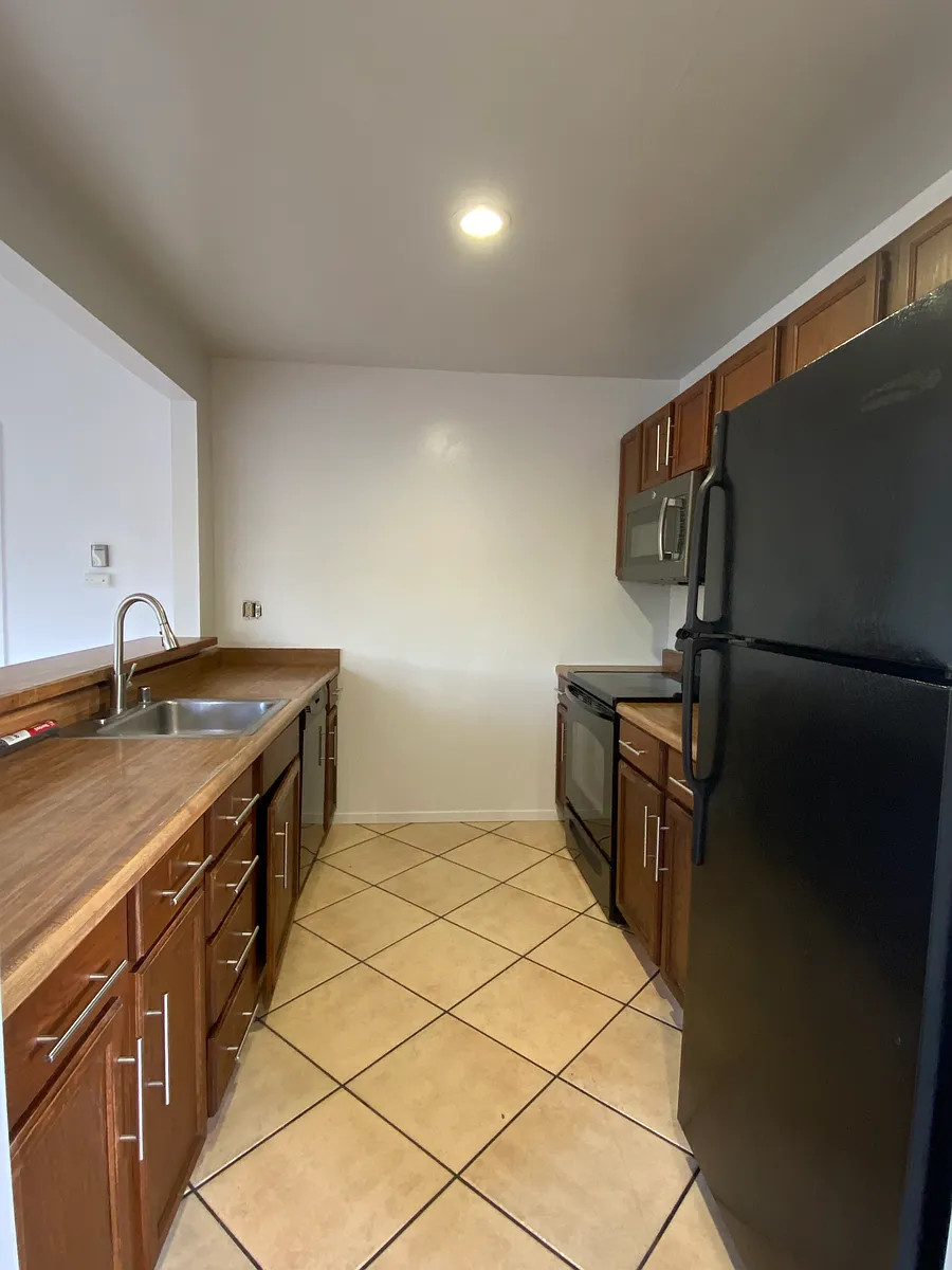 Building Photo - 25 Plum Tree Ln #10