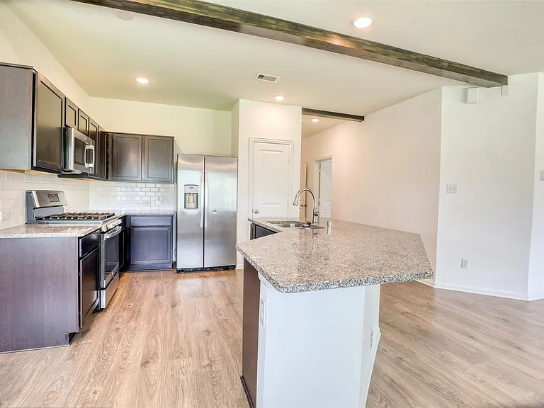 422 Magnolia St — Photo 10