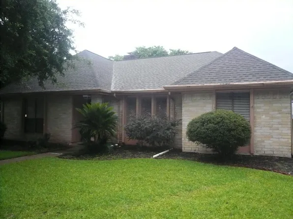 2826 Green Fields Dr, Sugar Land, TX 77479