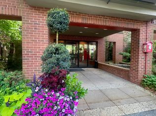 99-60 Florence St #3D, Chestnut Hill, MA 02467