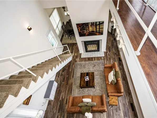 1 Drennon Dr, Eureka Springs, AR 72632