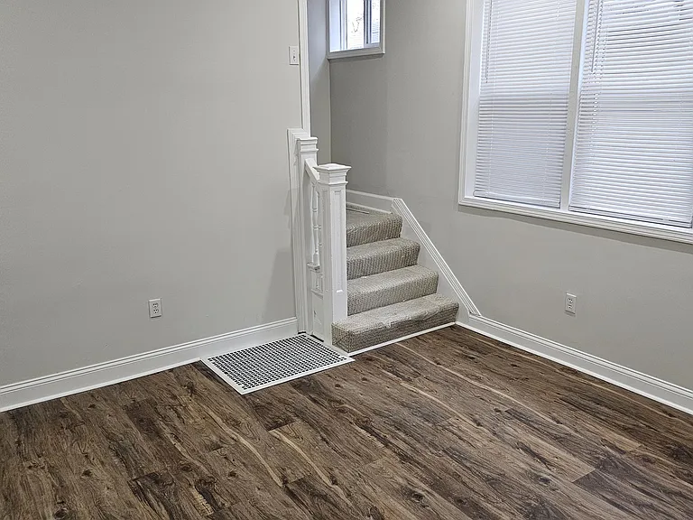 2033 Carrollton Ave — Photo 13