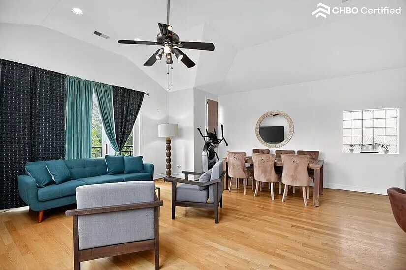 Furnished Condo Near Downtown Chicago — Photo 4