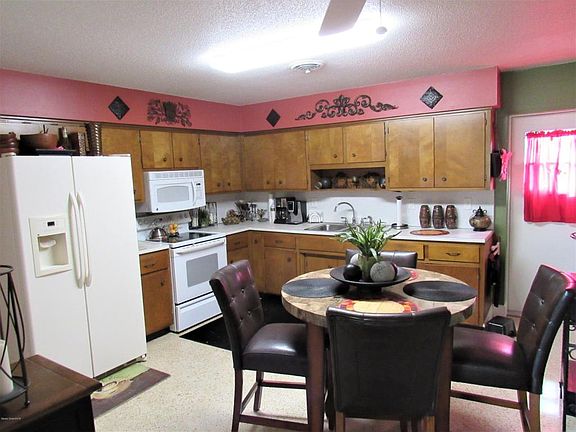 5th image of 555 Wilson Ave