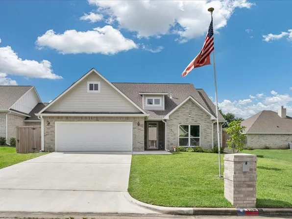 309 Saddle Brook Dr, Lufkin, TX 75904