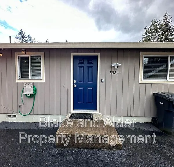 5934 SW 30th Ave — Photo 1