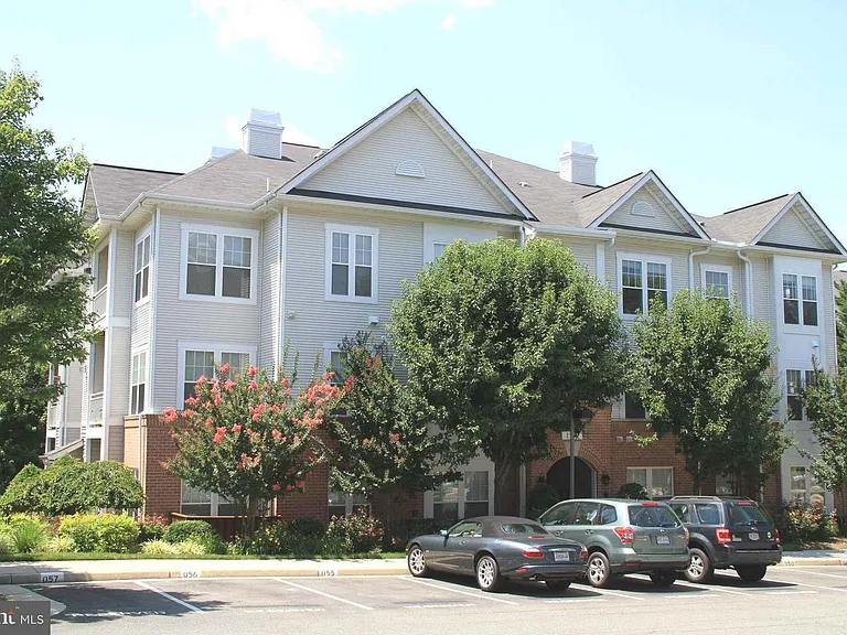 1520 N Point Dr #301 — Photo 1