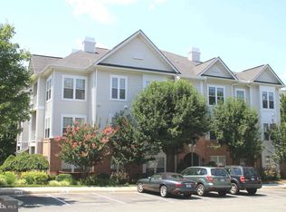 1520 N Point Dr APT 301, Reston, VA 20194