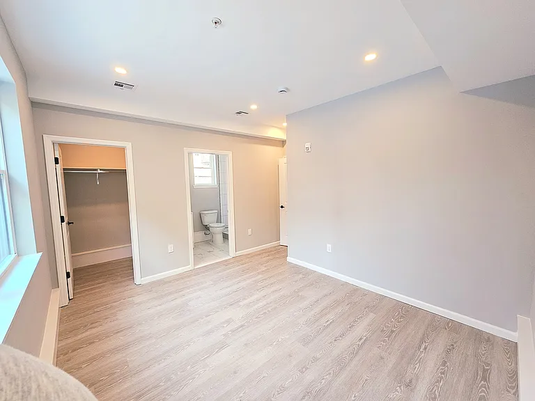 30 Auburn St #2 — Photo 15