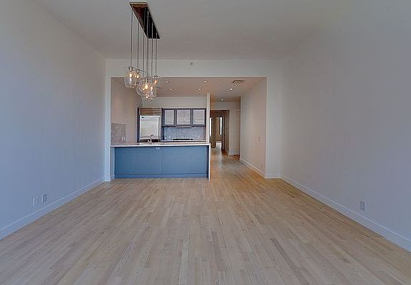 4th image of 210 Lafayette St APT 4D