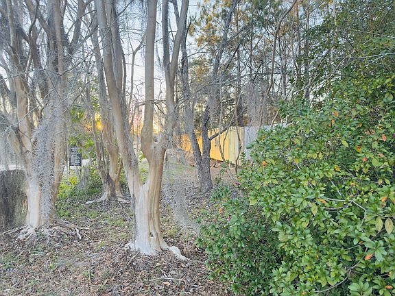 2nd image of 2925 Poole Rd