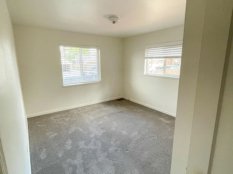 550 Marsh Ave — Photo 11