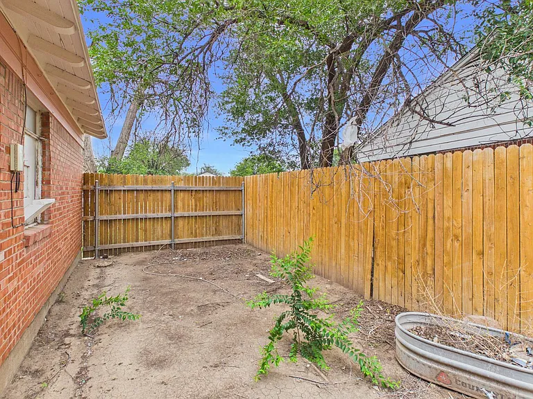 2711 Duncan Dr #A — Photo 16
