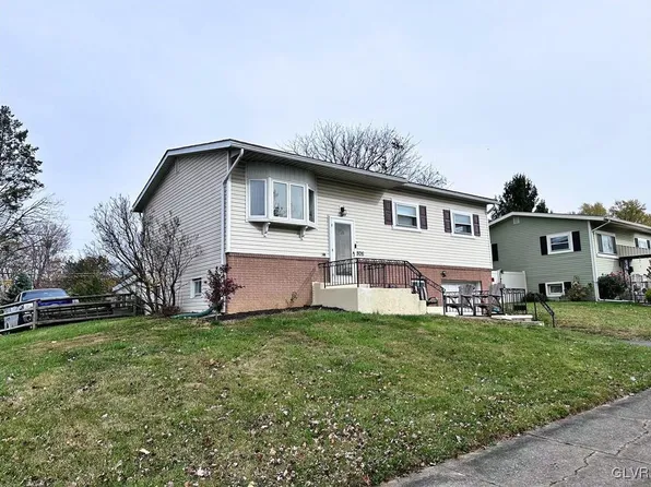 806 Faith Dr, Catasauqua, PA 18032