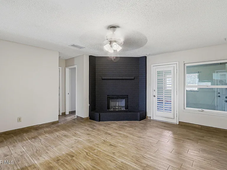 2624 Lake Victoria Dr #A — Photo 10