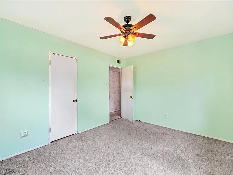 209 Lindy Blvd — Photo 18