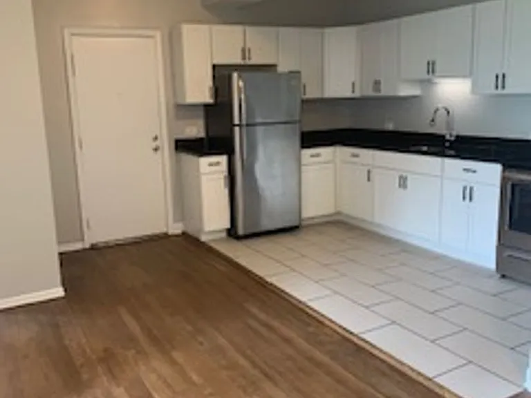 1714 W Jonquil Ter #2E — Photo 2