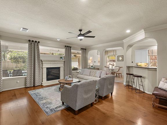 5th image of 9614 Pennington Ln