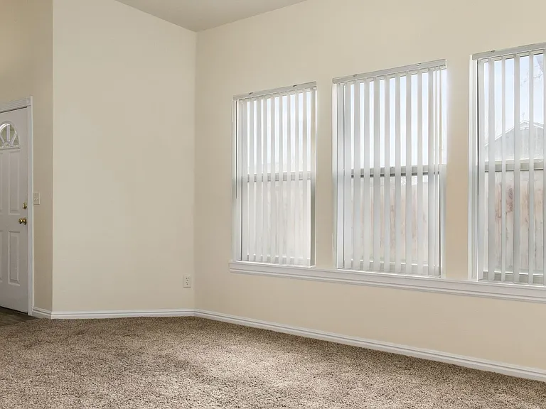 17 N Sugar St #103 — Photo 14