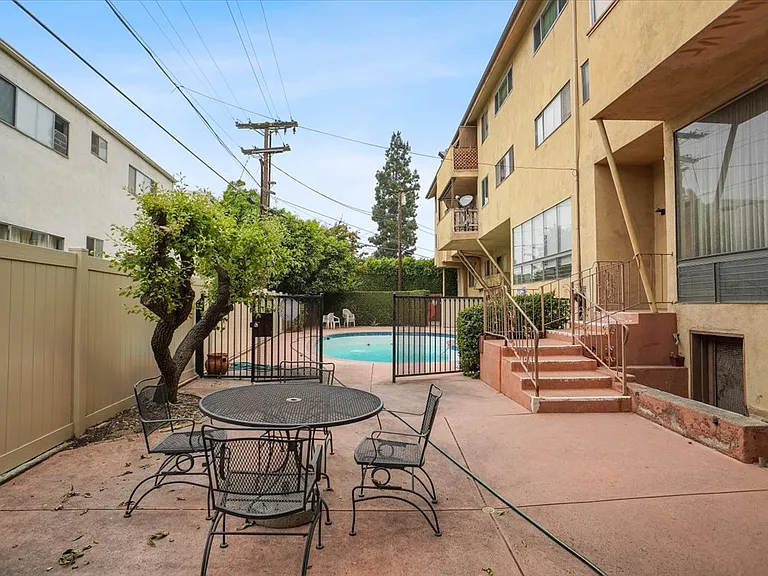 600 W Stocker St #316 — Photo 10