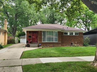 8776 Woodside Dr, Oak Park, MI 48237