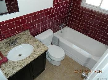 4th image of 24720 Wood St