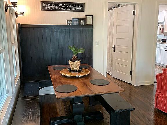 Custom Dining w Storage