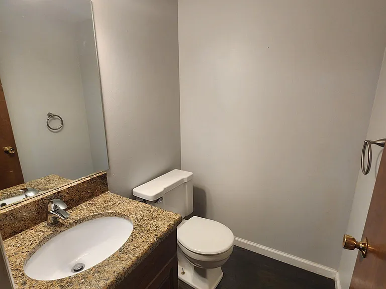 1501 W Farnum Ave — Photo 17