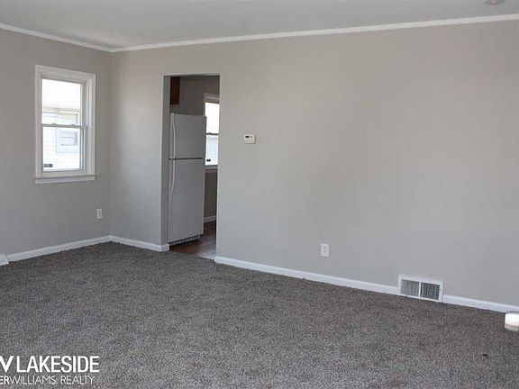 5th image of 8444 Essex Ave