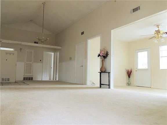 2nd image of 706 Faun Dr