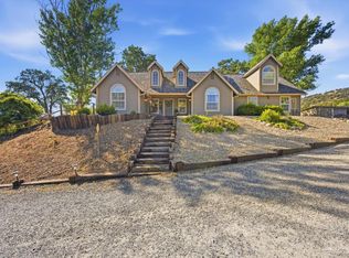 29751 Rollingoak Dr, Tehachapi, CA 93561