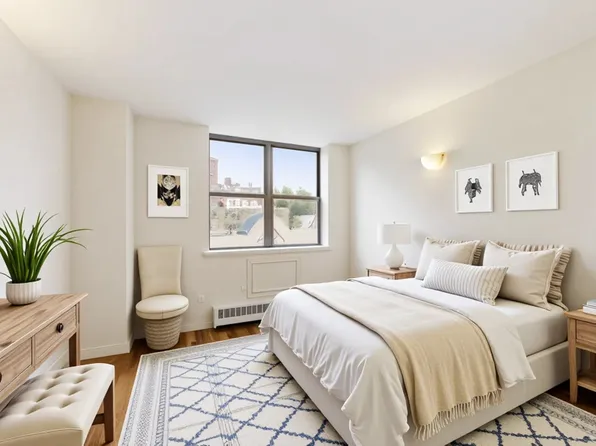 444 Manhattan Avenue image 2 of 9