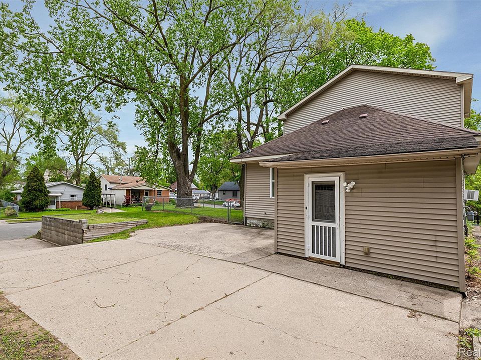 649 Lounsbury Ave, photo 24