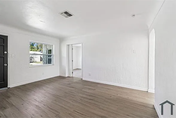2442 27th St S — Photo 12
