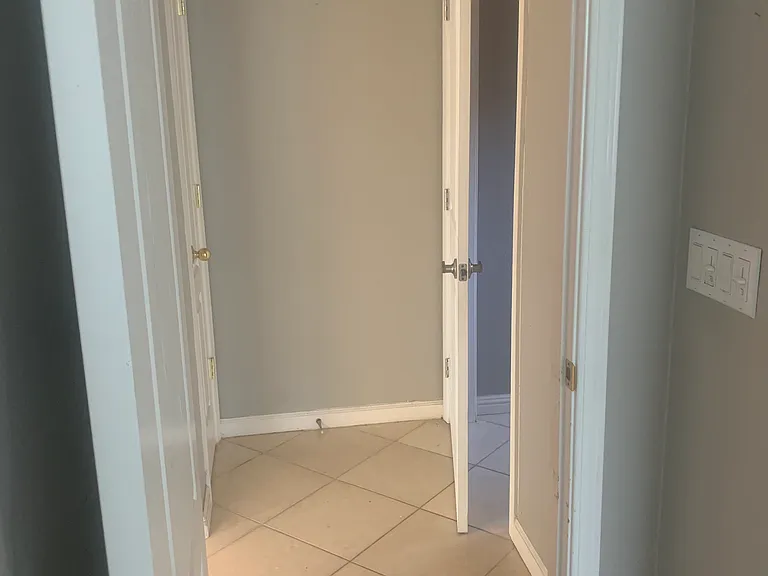 1875 Ventura Dr #1 — Photo 2