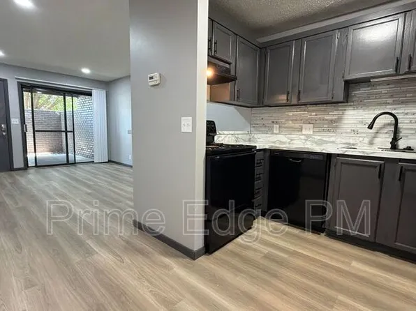 1121 N 28th St, Lincoln, NE
