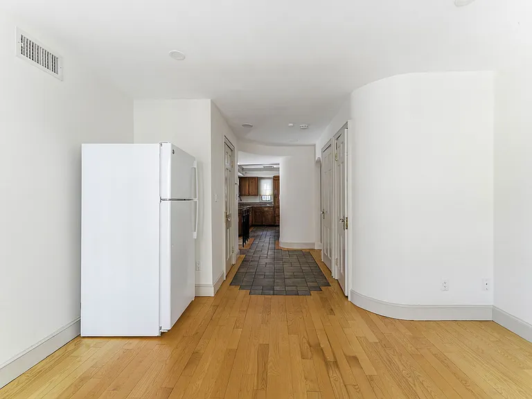 48 Acacia Ave — Photo 15