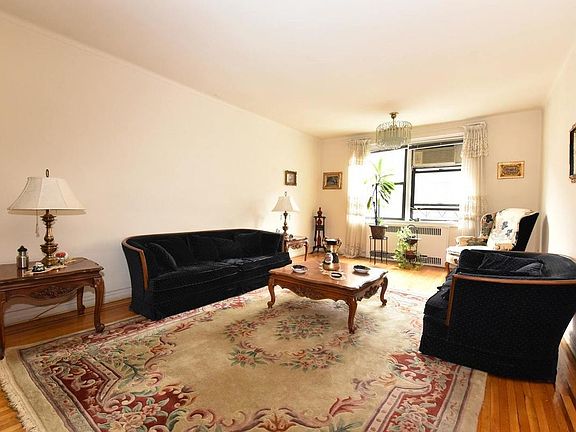 5th image of 69-40 Yellowstone Blvd APT 318