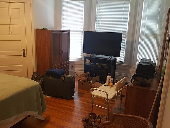 4th image of 1404 Virginia St E APT A