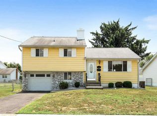 32 Elmont Rd, Hamilton, NJ 08610