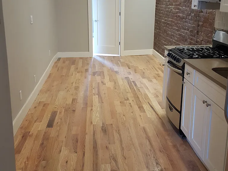 144 Manhattan Ave #3R — Photo 6