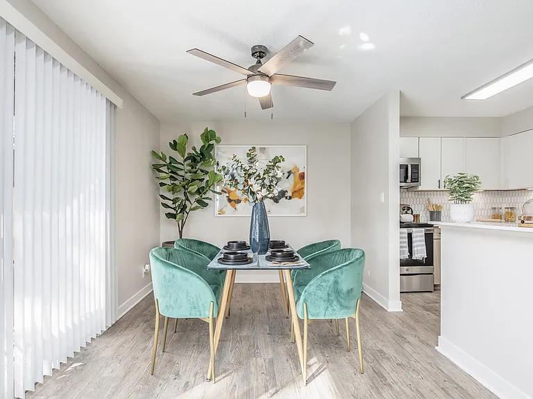 Kenilworth Apartments — Photo 53