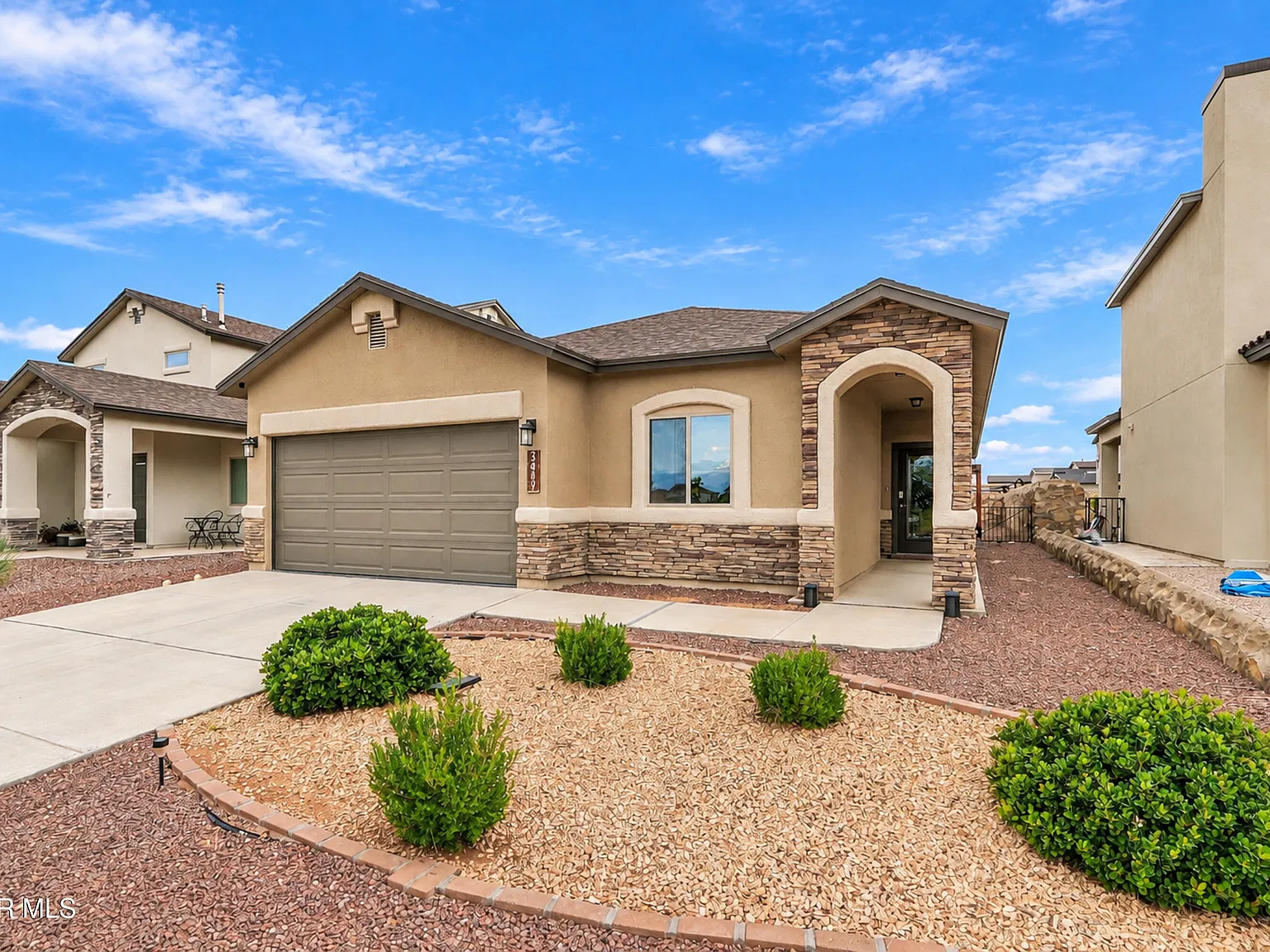 3 bed, 2.0 bath, 1408 sqft, $1,950 — Photo 3