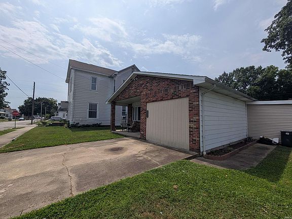 3rd image of 825 Seminary St