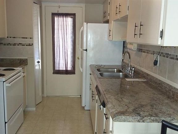 5th image of 2724 Highlands Blvd APT D