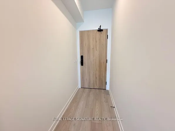 1 Fairview Rd E, Mississauga, ON