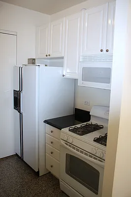 Rented by Maximo Properties | media 19